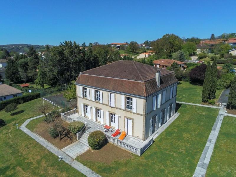 Maison de maîtres - 320 m² - 10 pièces
