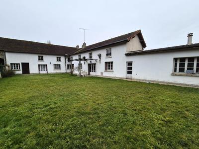 Maison - 256 m² - 8 pièces
