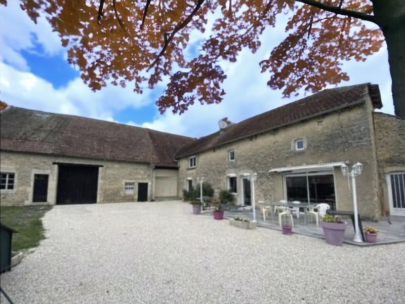 Fermette - 230 m² - 5 pièces