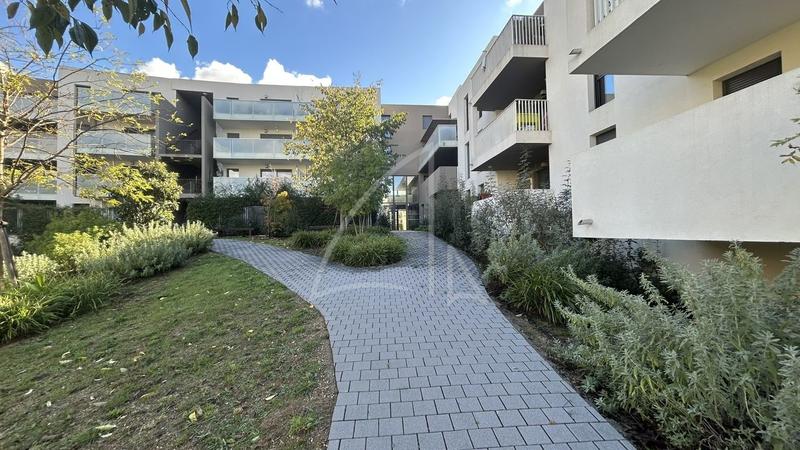 Bureau - 56 m² - 2 pièces