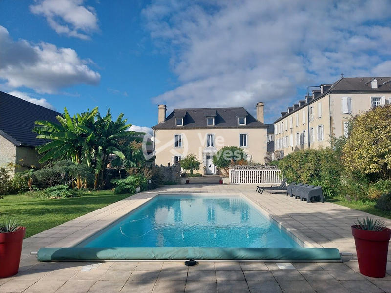 Maison - 270 m² - 7 pièces