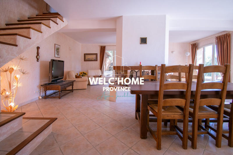 Maison - 181 m² - 9 pièces