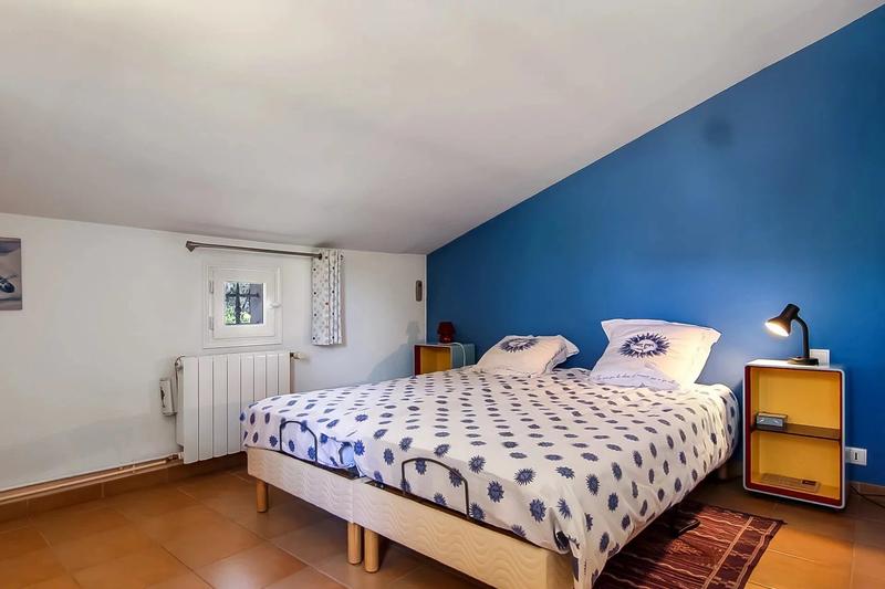 Maison - 238 m² - 9 pièces