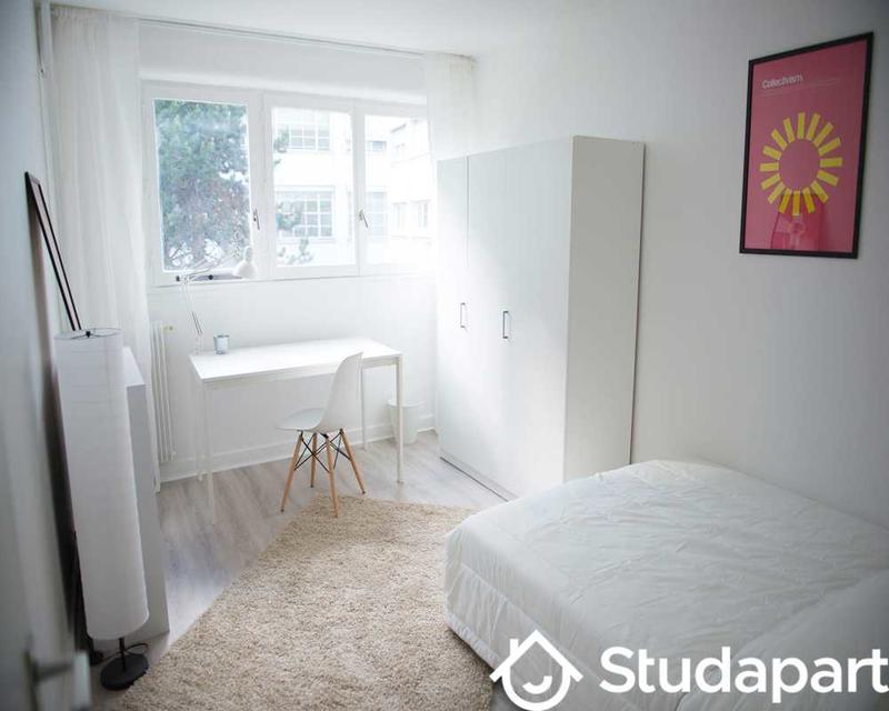 Chambre - 90 m² - 1 pièce