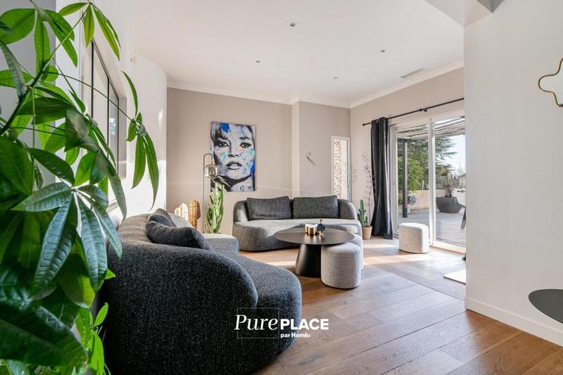 Maison - 269 m² - 6 pièces