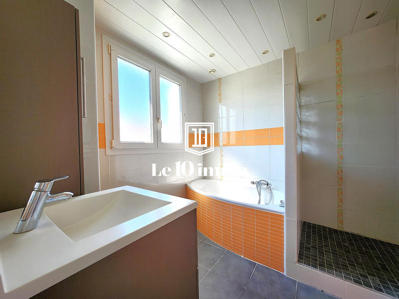 Maison - 171 m² - 8 pièces