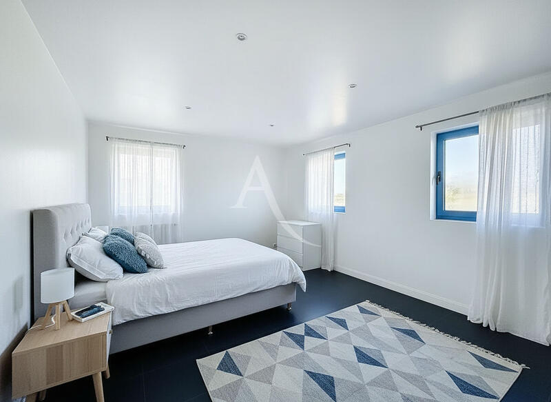 Local d'activité / Entrepôt - 198 m²