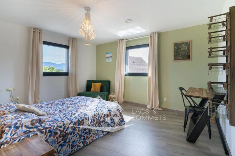 Villa - 243 m² - 9 pièces