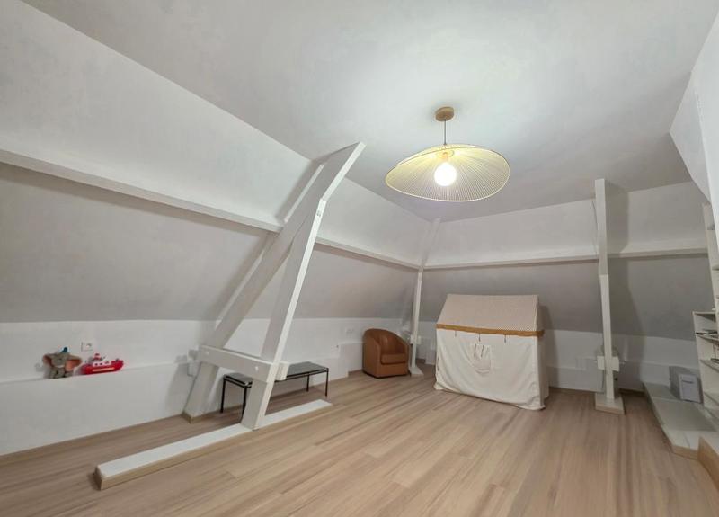 Maison - 162 m² - 5 pièces