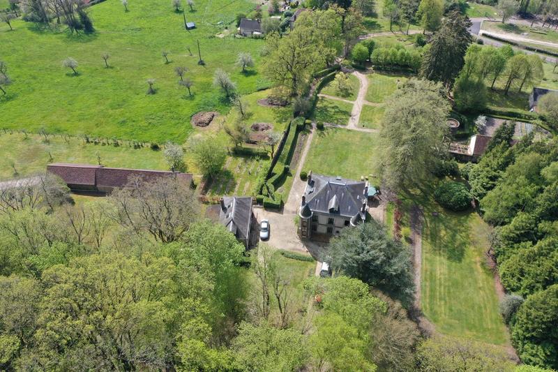 Propriété - 202 m² - 7 pièces