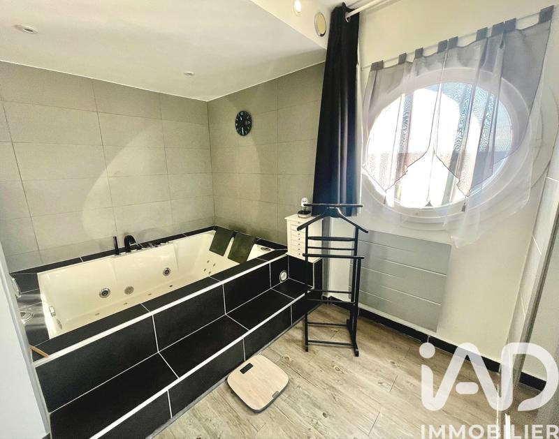 Appartement - 162 m² - 6 pièces