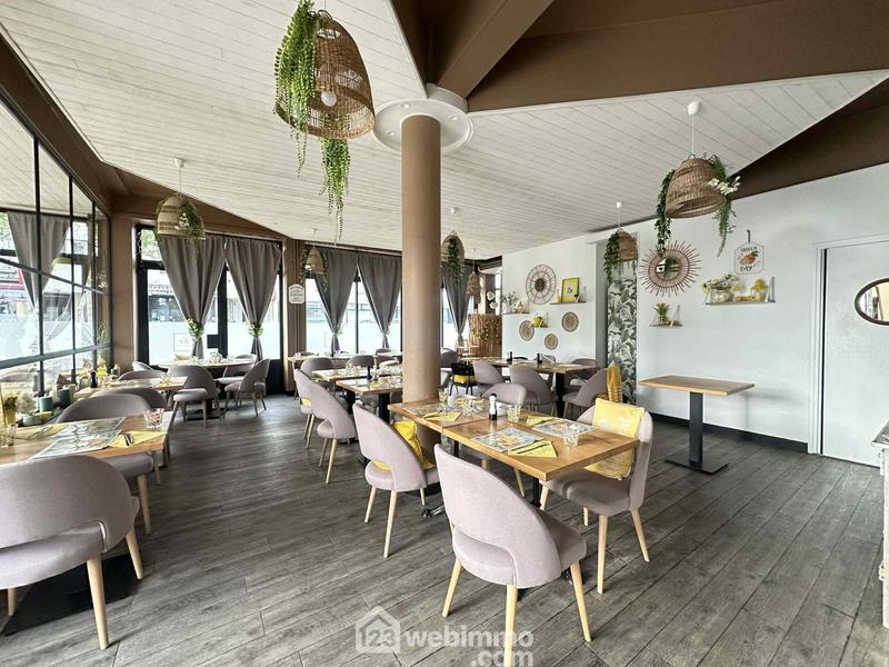 Local commercial - 114 m² - 3 pièces