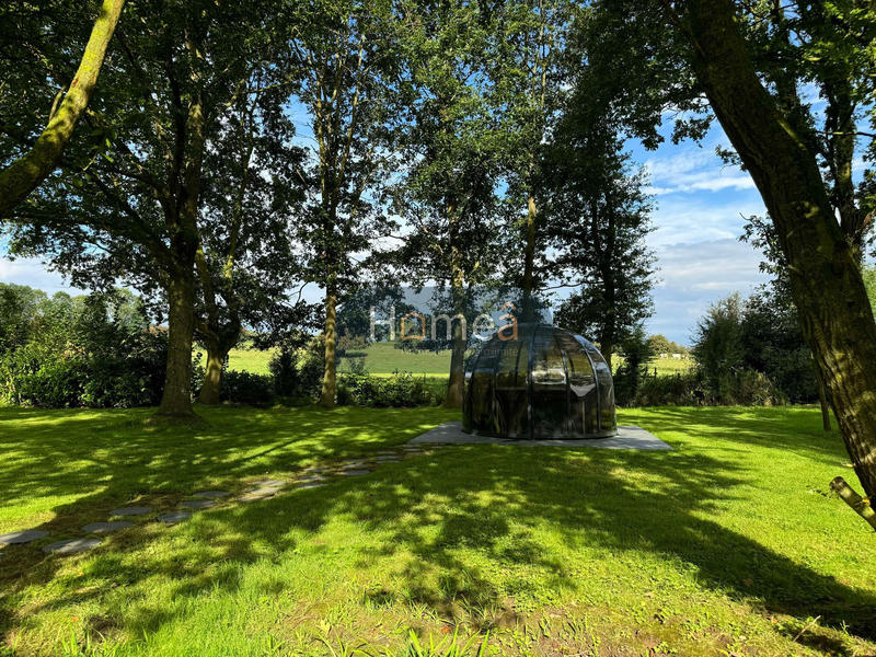 Propriété - 249 m² - 7 pièces