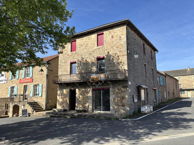 Maison - 180 m² - 6 pièces
