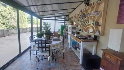 Maison - 373 m² - 18 pièces