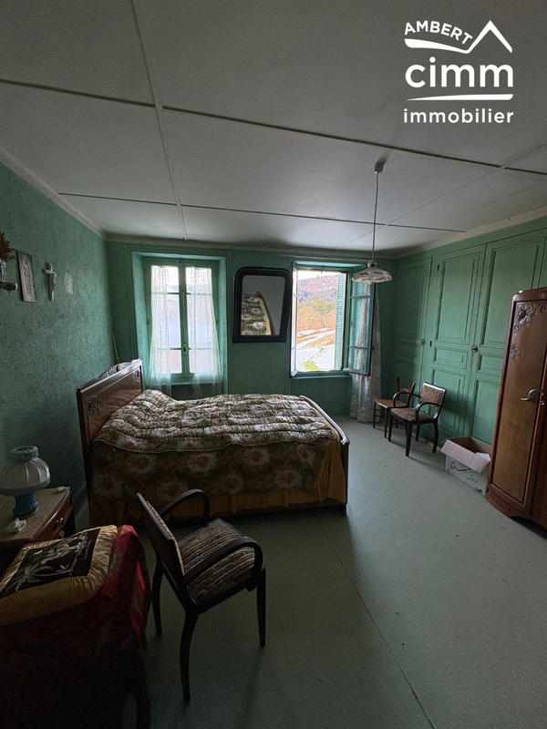 Maison - 111 m² - 8 pièces