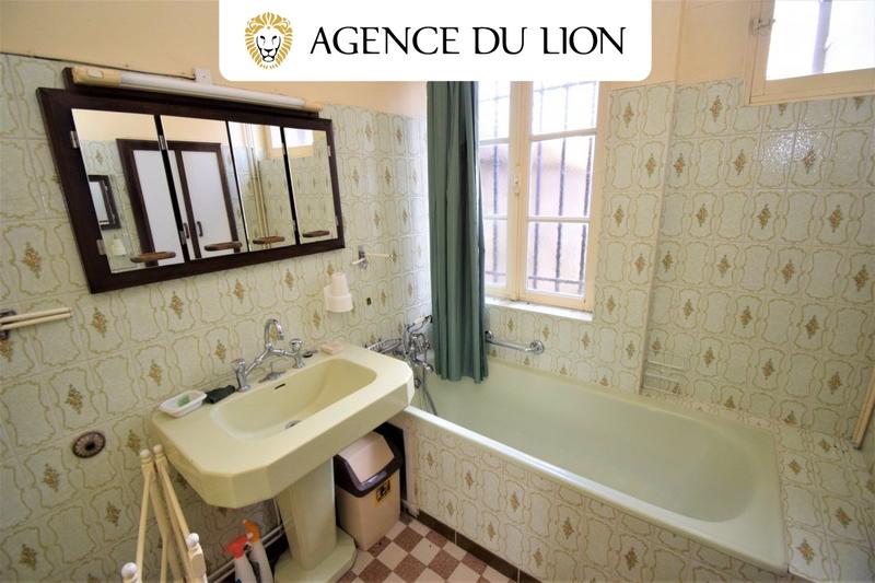 Maison - 219 m² - 7 pièces