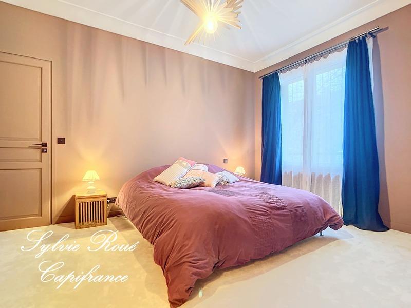 Maison - 430 m² - 12 pièces