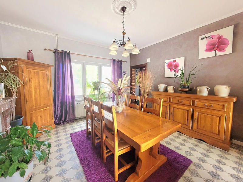 Maison - 209 m² - 8 pièces