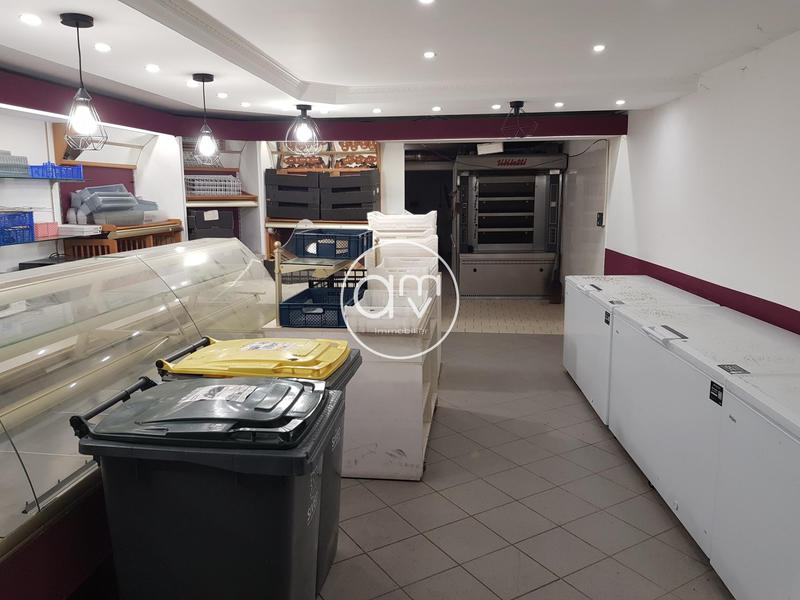 Fonds de commerce - Local commercial - 180 m²