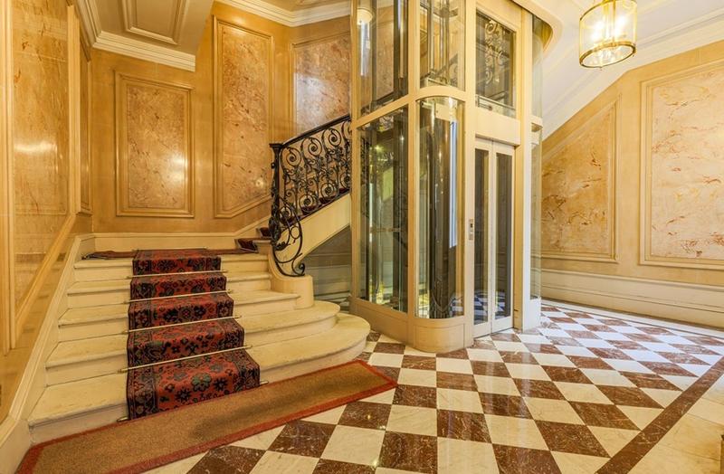 Appartement - 230 m² - 6 pièces