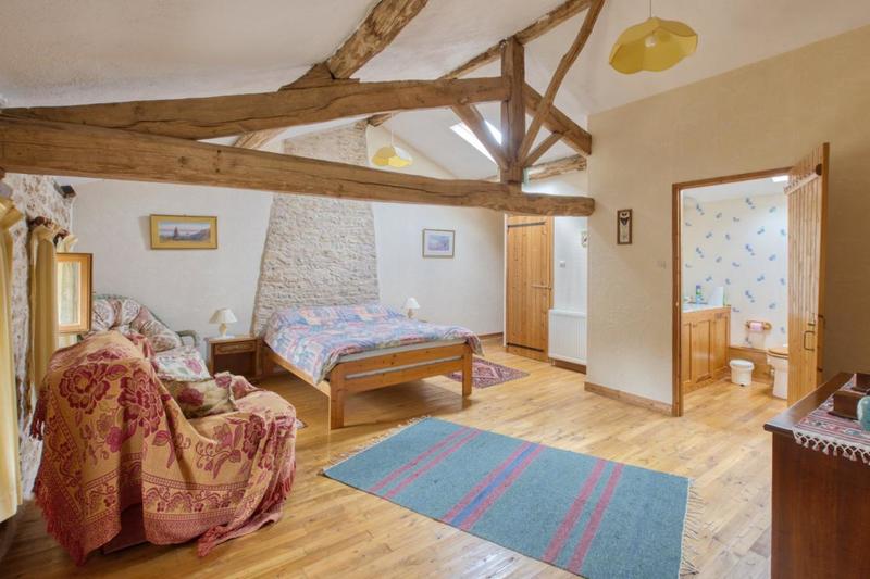 Maison - 230 m² - 13 pièces