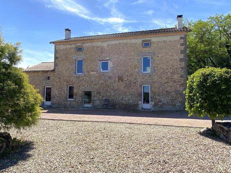 Propriété - 390 m² - 12 pièces