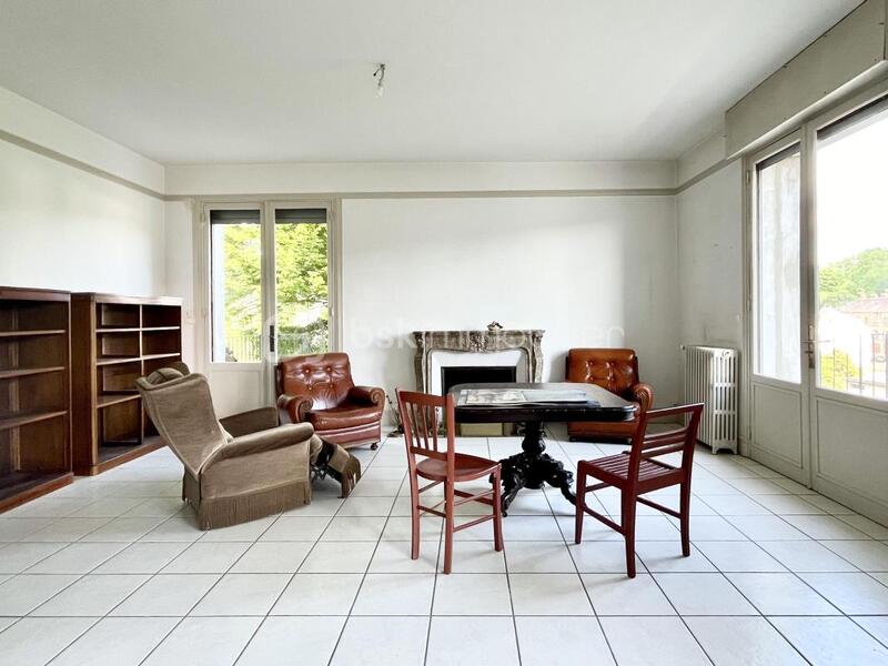 Propriété - 300 m² - 11 pièces