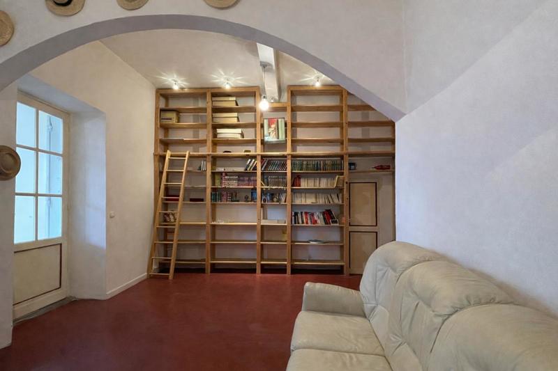 Maison - 213 m² - 10 pièces