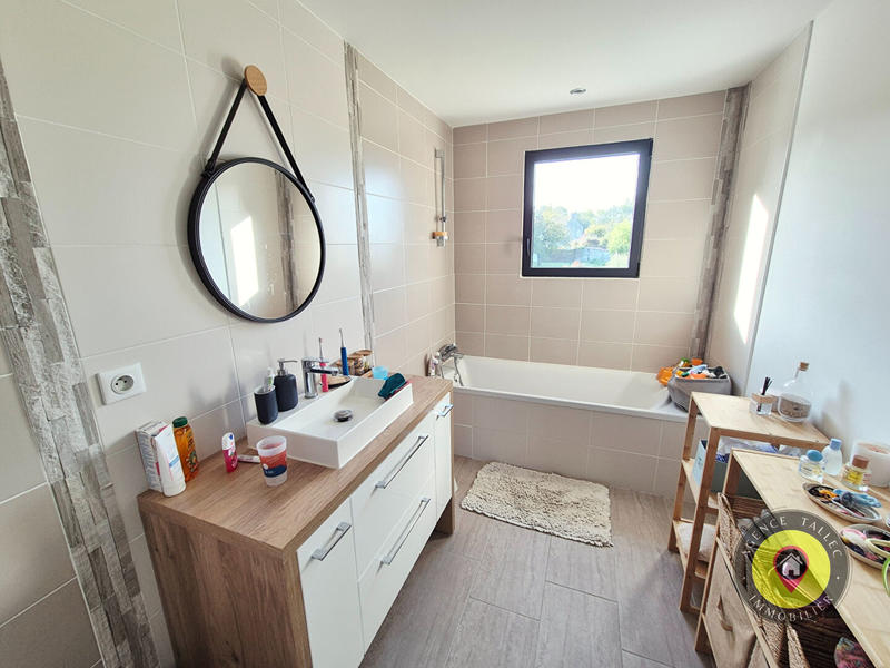 Maison - 146 m² - 6 pièces