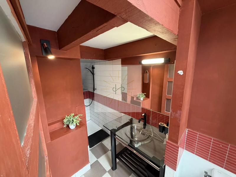 Immeuble - 80 m² - 5 pièces