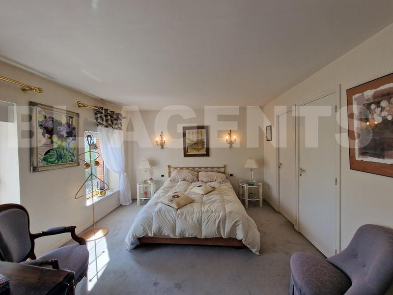 Demeure - 380 m² - 9 pièces