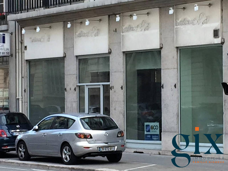 Local commercial - 197 m² - 4 pièces