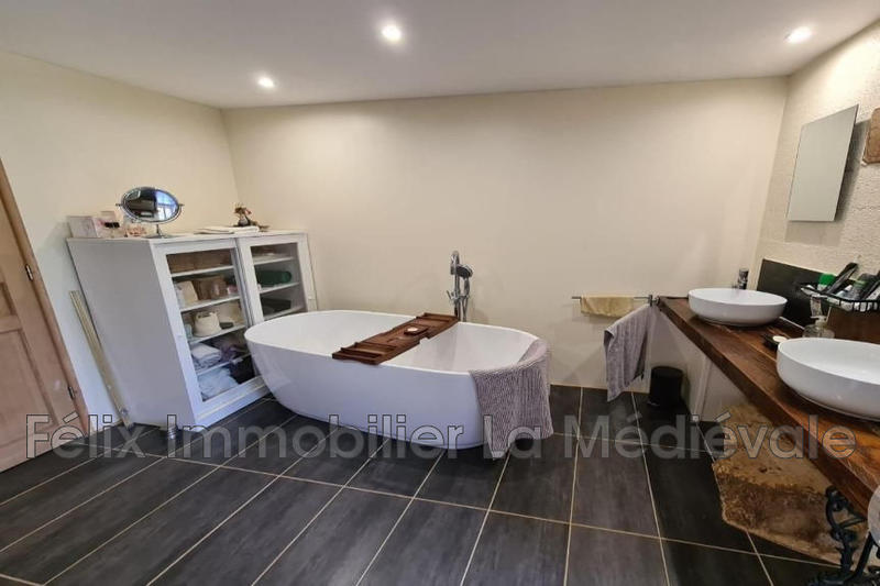 Propriété - 276 m² - 10 pièces