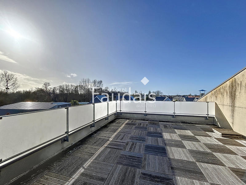 Maison - 358 m² - 9 pièces