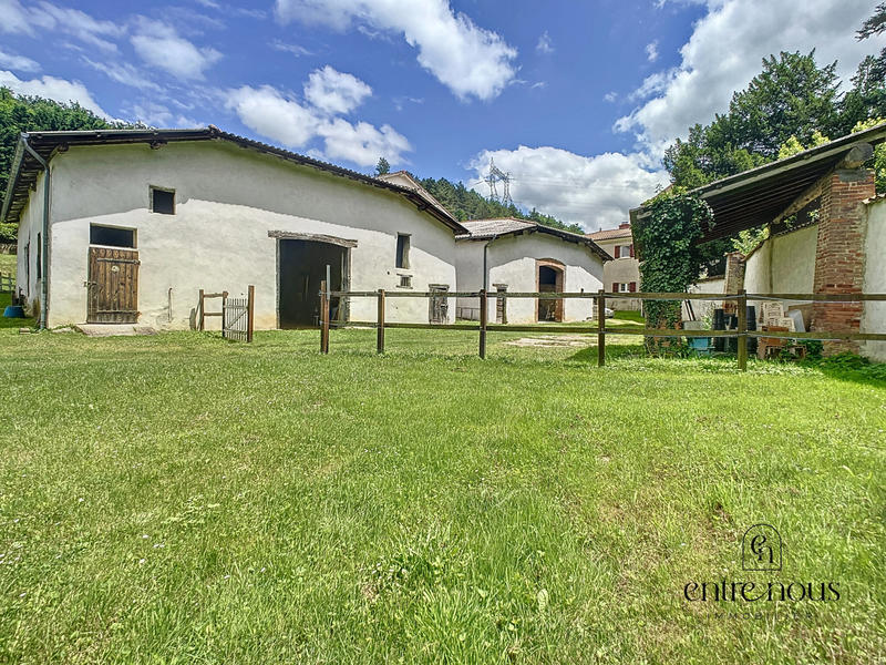 Maison - 254 m² - 9 pièces