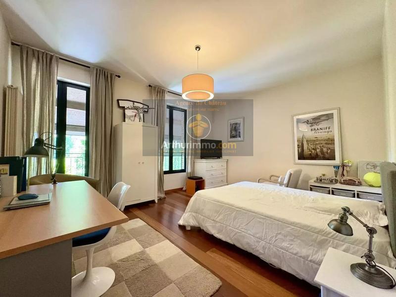 Maison - 254 m² - 10 pièces