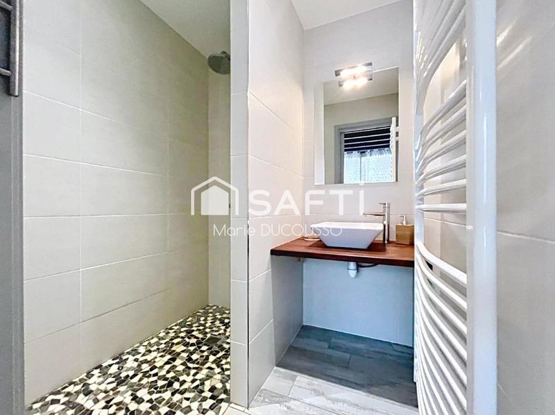 Maison - 371 m² - 9 pièces