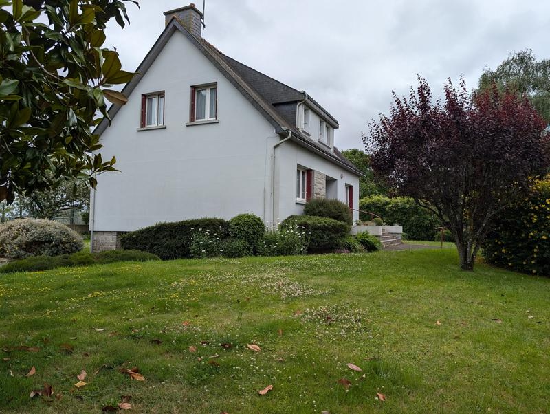 Maison - 142 m² - 9 pièces