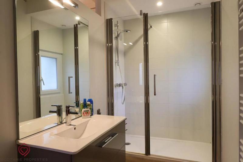 Propriété - 229 m² - 13 pièces