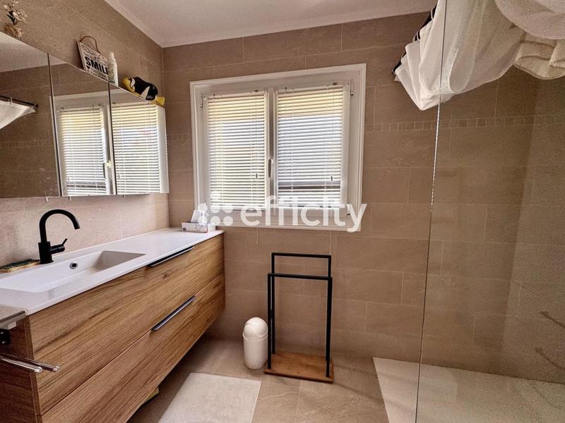 Maison - 151 m² - 6 pièces