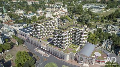 Appartement - 240 m² - 6 pièces