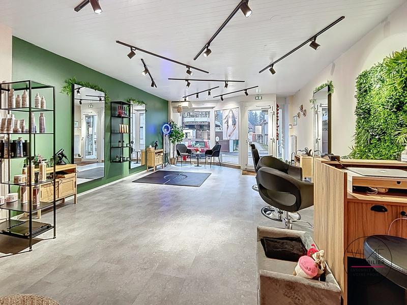 Maison - 355 m² - 12 pièces