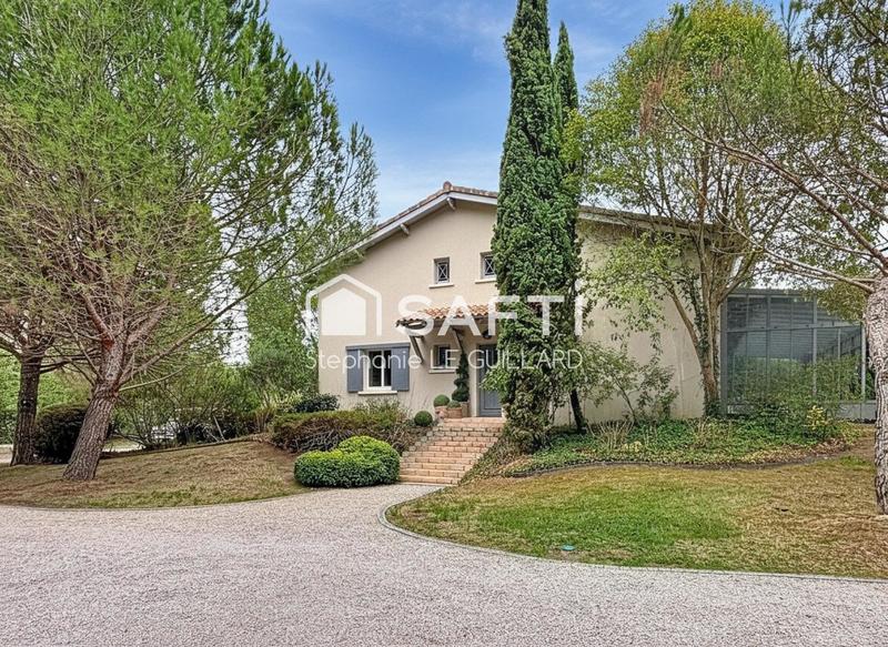 Villa - 348 m² - 6 pièces