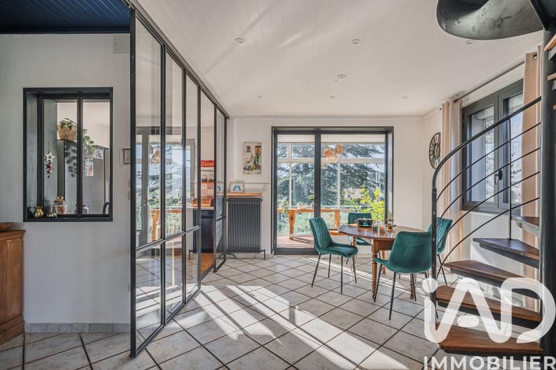 Maison - 196 m² - 6 pièces