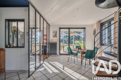 Maison - 196 m² - 6 pièces