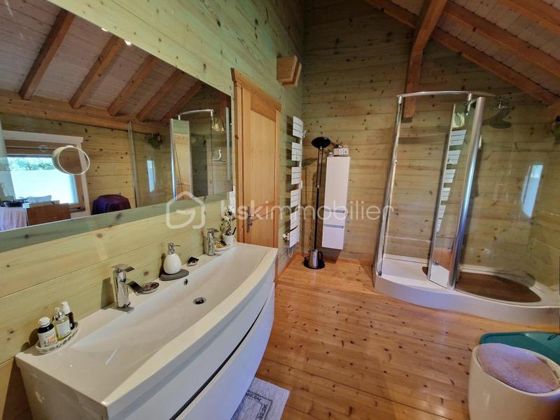 Châlet - 218 m² - 7 pièces