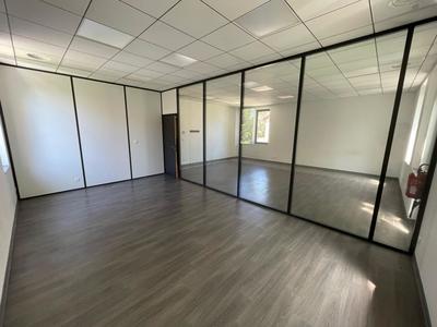 Bureau - 84 m² - 4 pièces