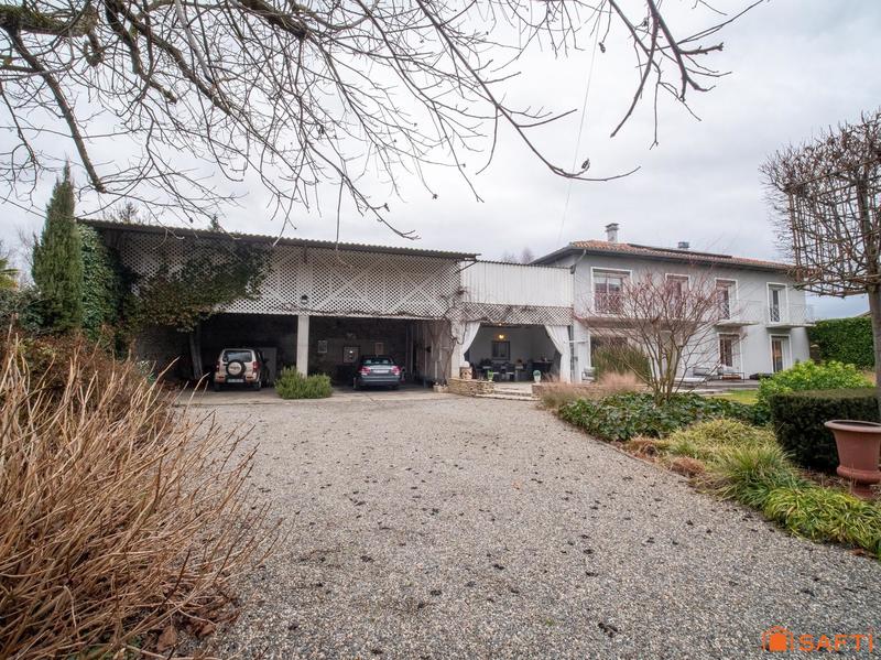 Maison - 260 m² - 5 pièces