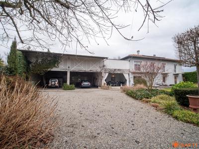 Maison - 260 m² - 5 pièces
